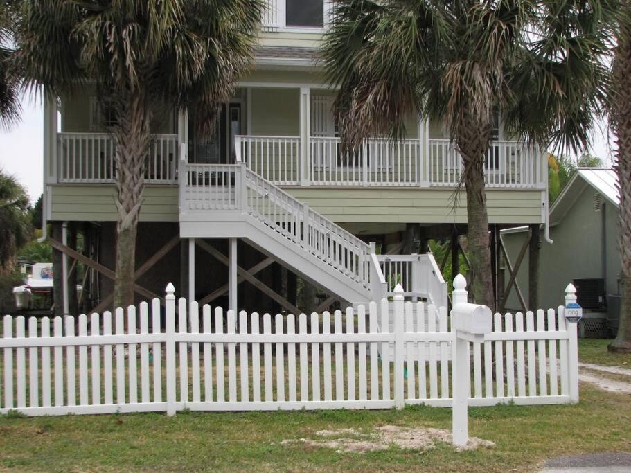 4Br Private Dock, Warm Spring Canal, Kayaks, Canoe Hudson Bagian luar foto