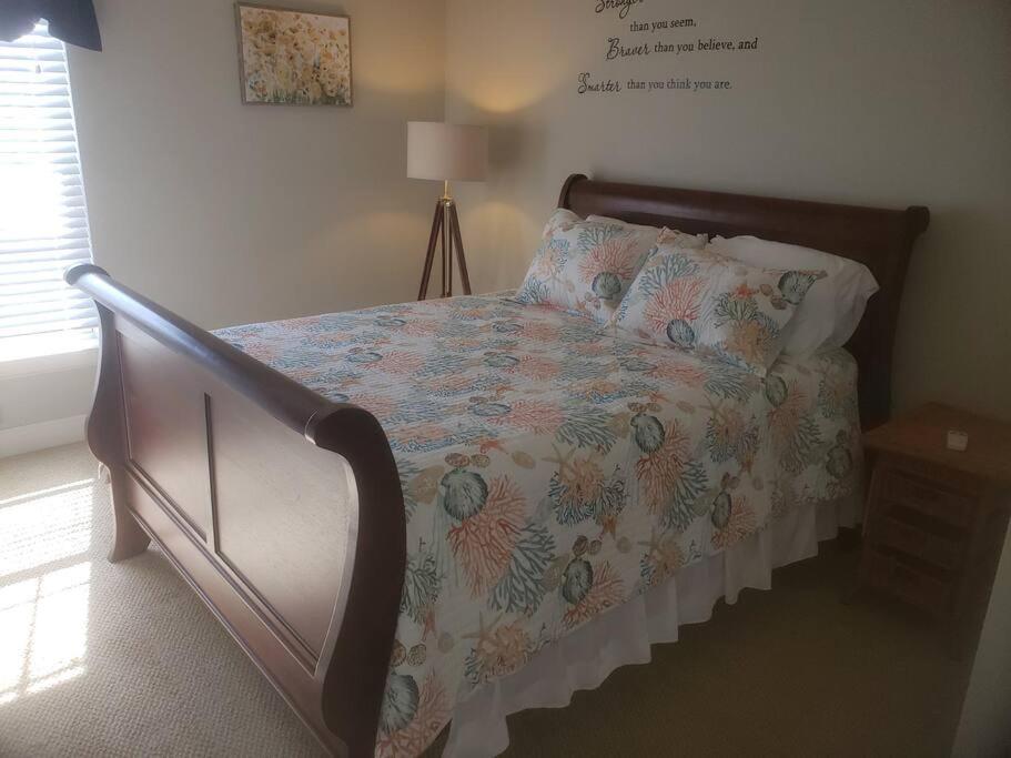 4Br Private Dock, Warm Spring Canal, Kayaks, Canoe Hudson Bagian luar foto